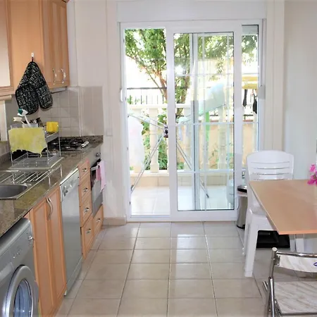 Quiet Peaceful 2 Bed Duplex In The Perfect Location In *